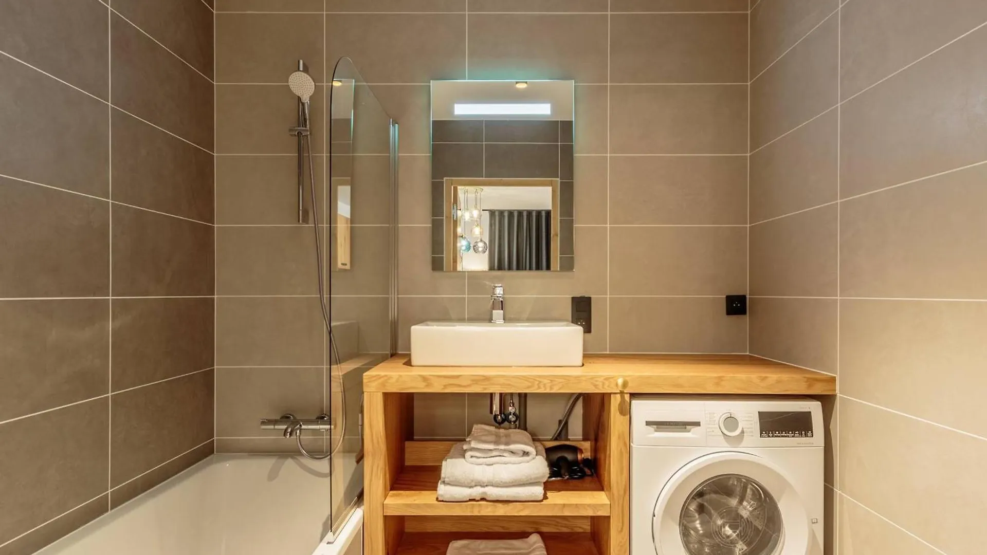 Appartement Cosy 4-6 Pers, Parking, Conciergerie, Piscine, Spa, Ski A 2 Min - Fr-1-638-11 La Plagne 0*,  France
